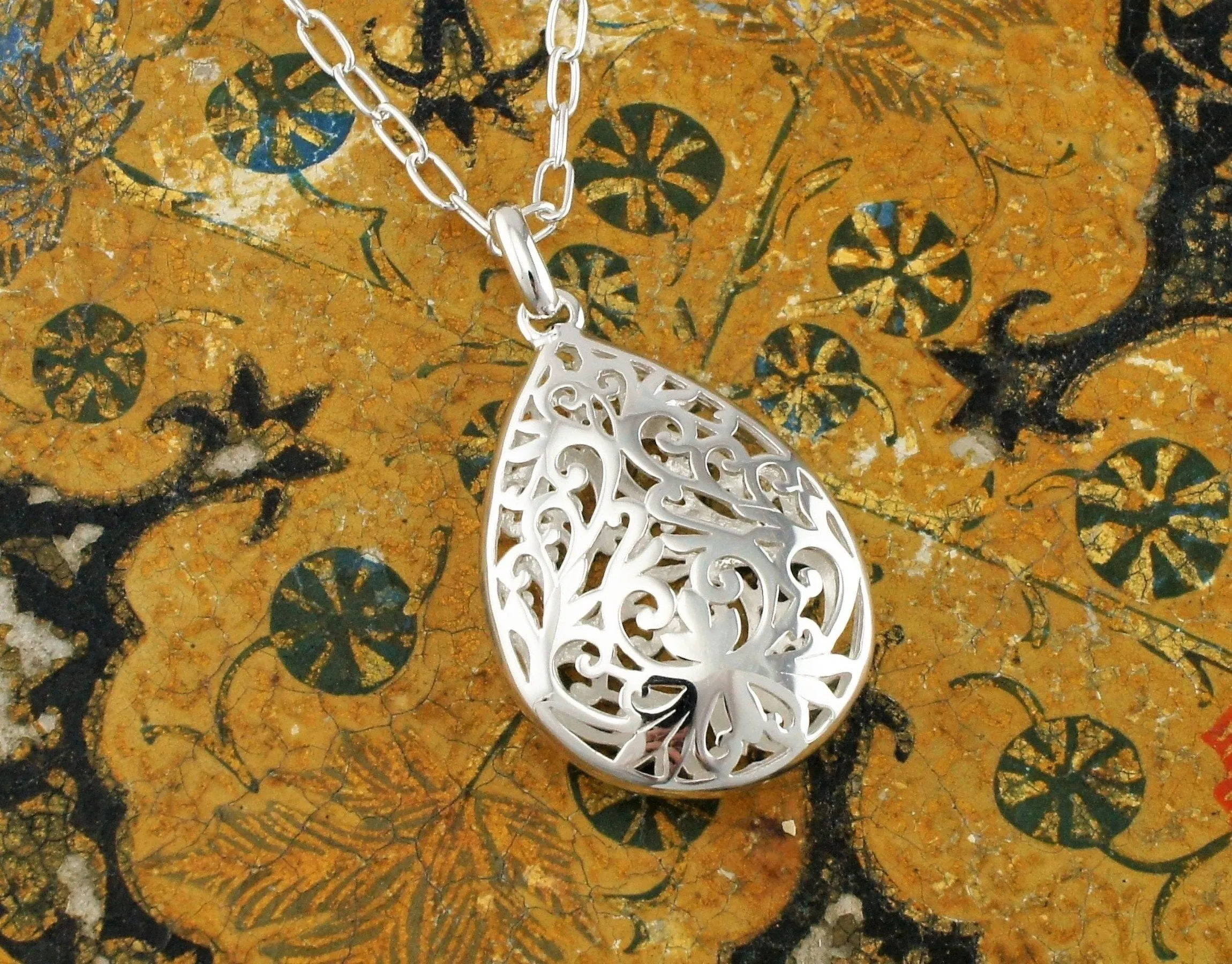 925 Sterling Silver Filigree Teardrop Pendant Necklace -Adjustable Chain