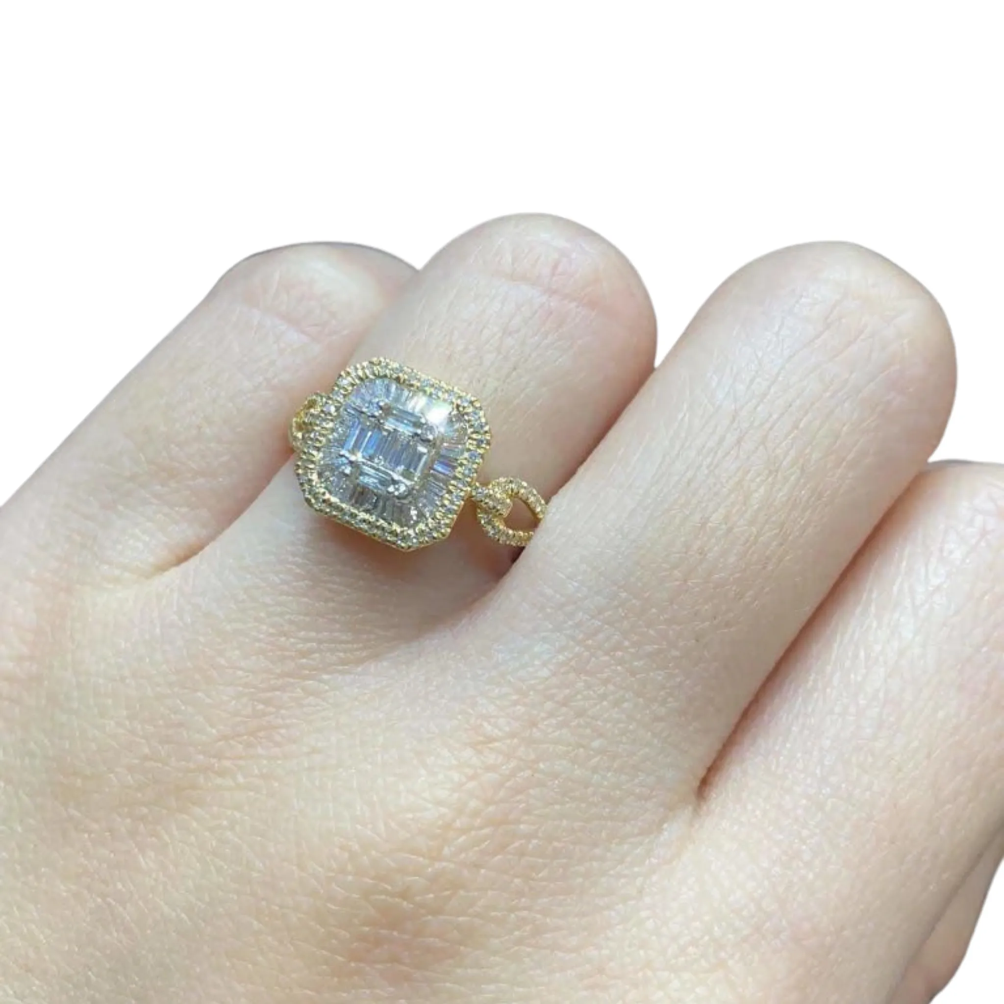 Golden Square Diamond Ring 14kt