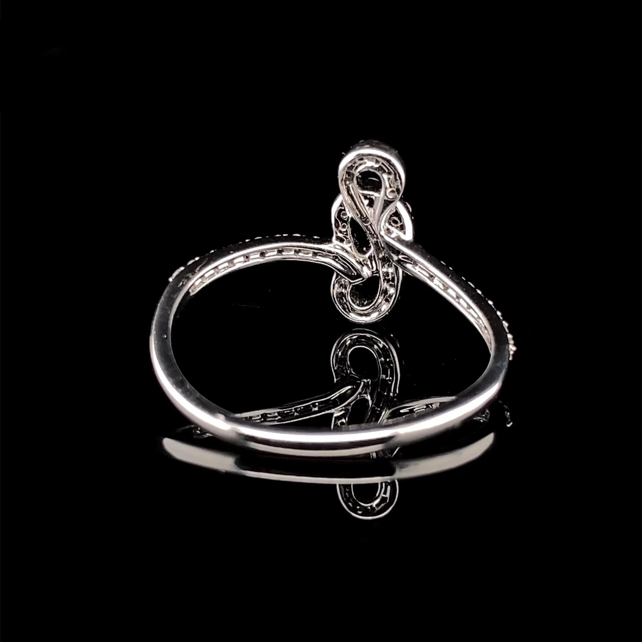 #LVNA2024 | Twisted Knot Diamond Ring 18kt