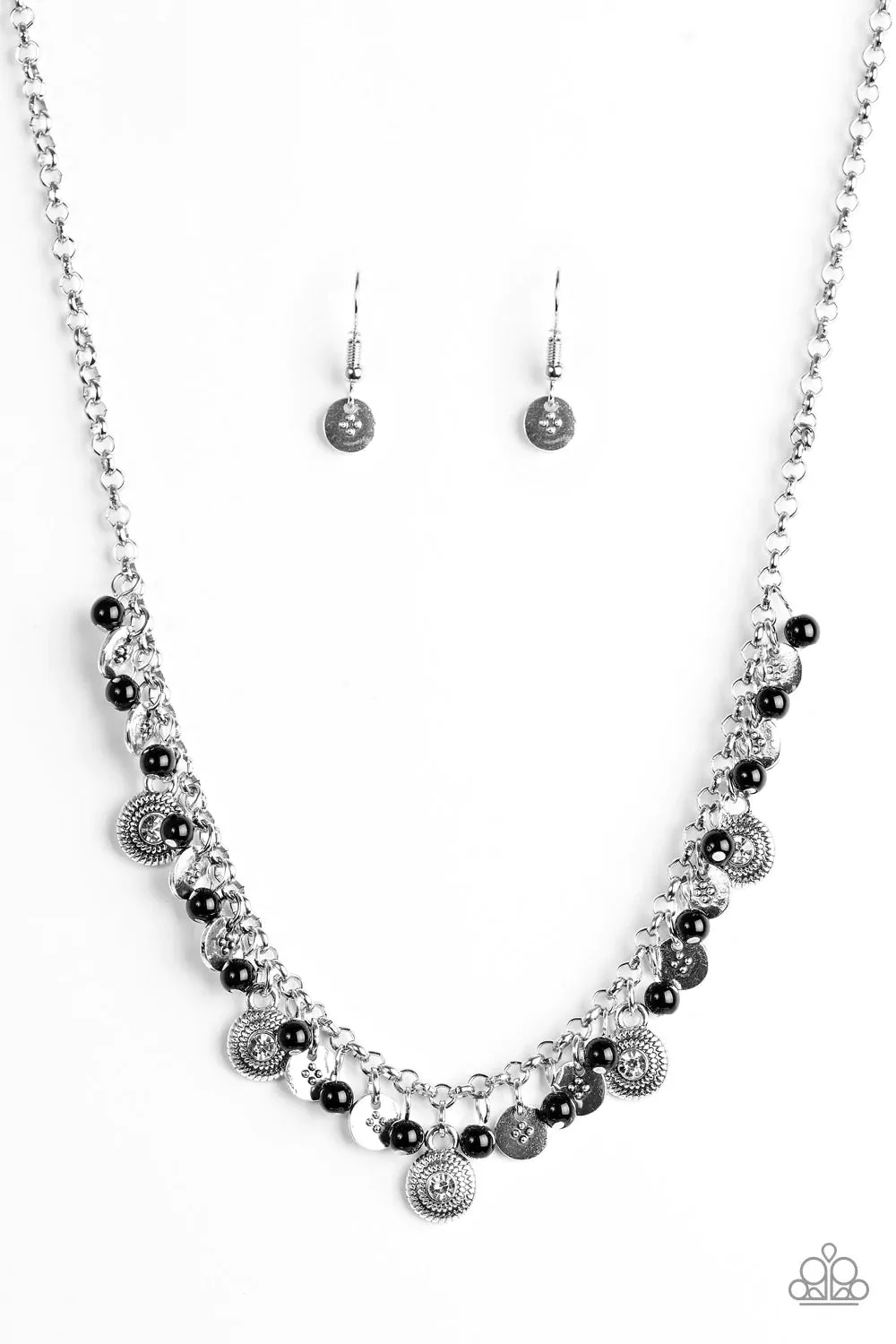 Paparazzi Necklace ~ Fashion Formal - Black