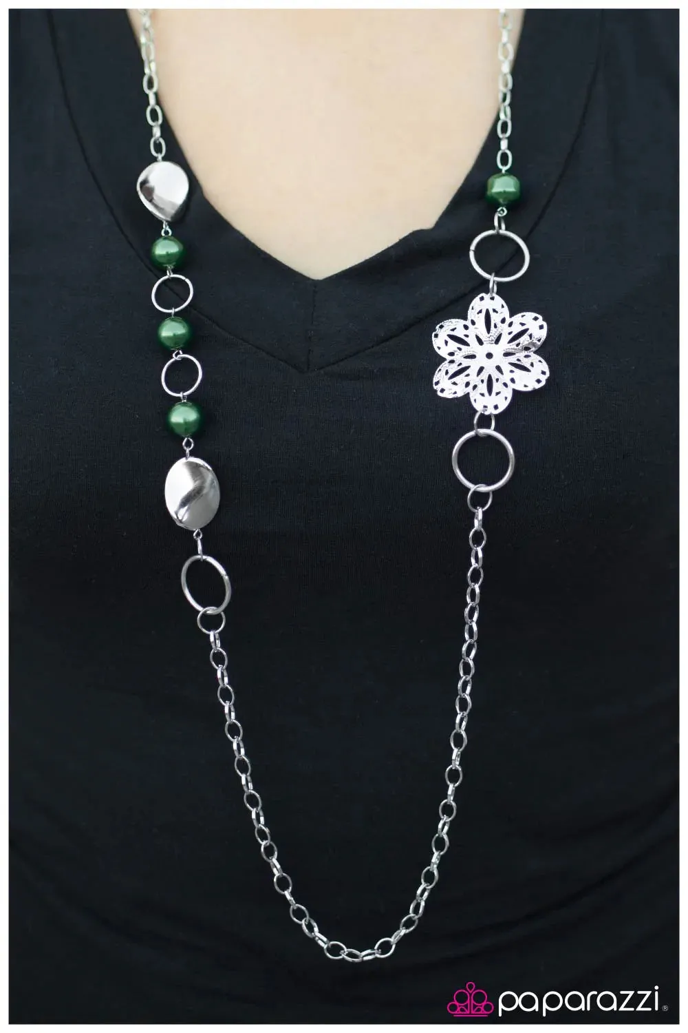 Paparazzi Necklace ~ Not So Ordinary - Green