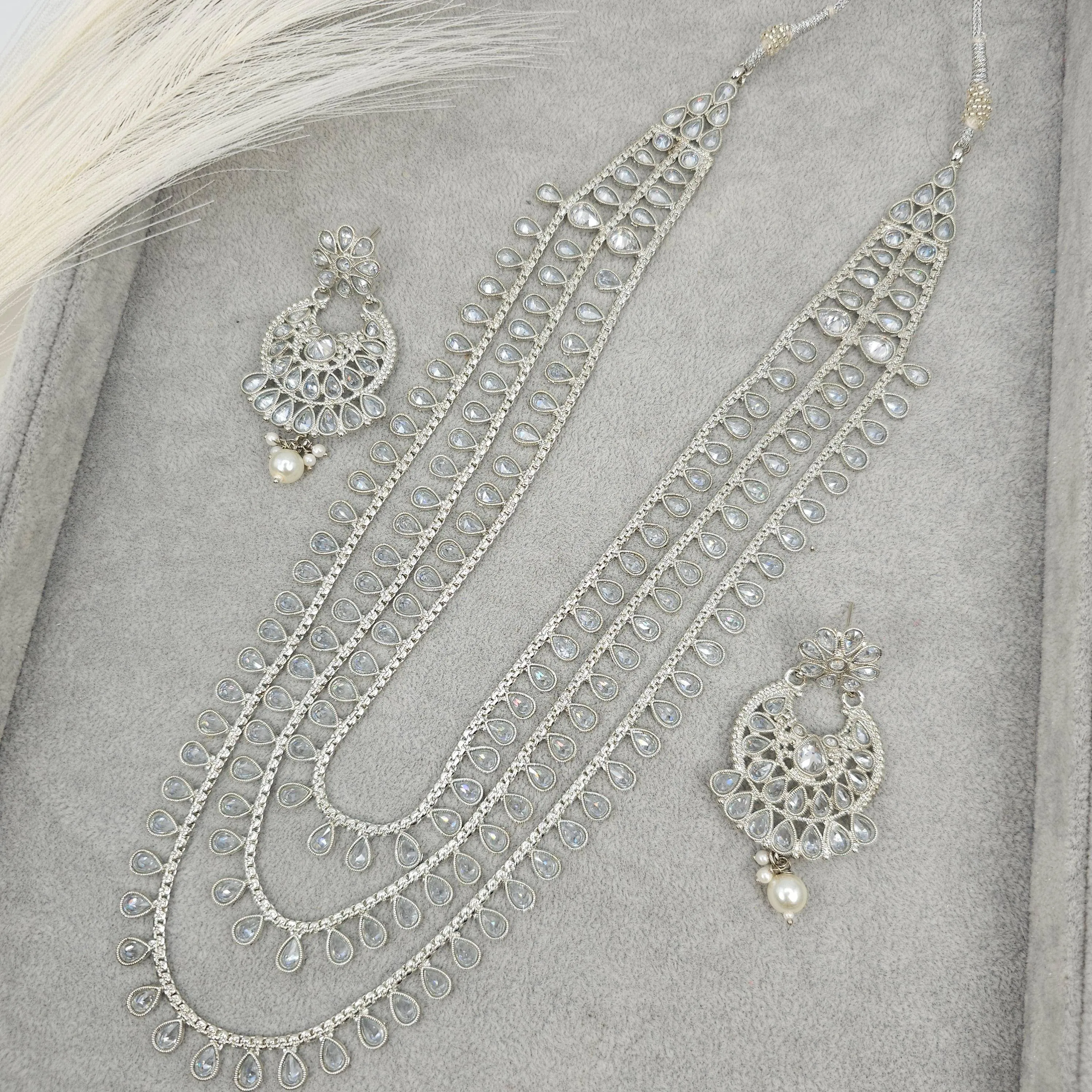 Zeenat Silver Rani Haar Set